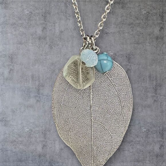 Express Openwork Filigree Leaf Pendant 34" Necklace Silver Tone Chain Beaded - Picture 5 of 10